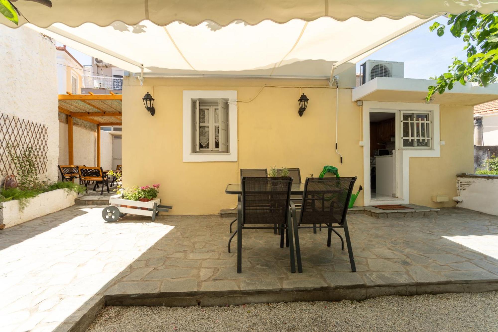 Spacious Home With Yard, Mytilene Lesvos Dış mekan fotoğraf