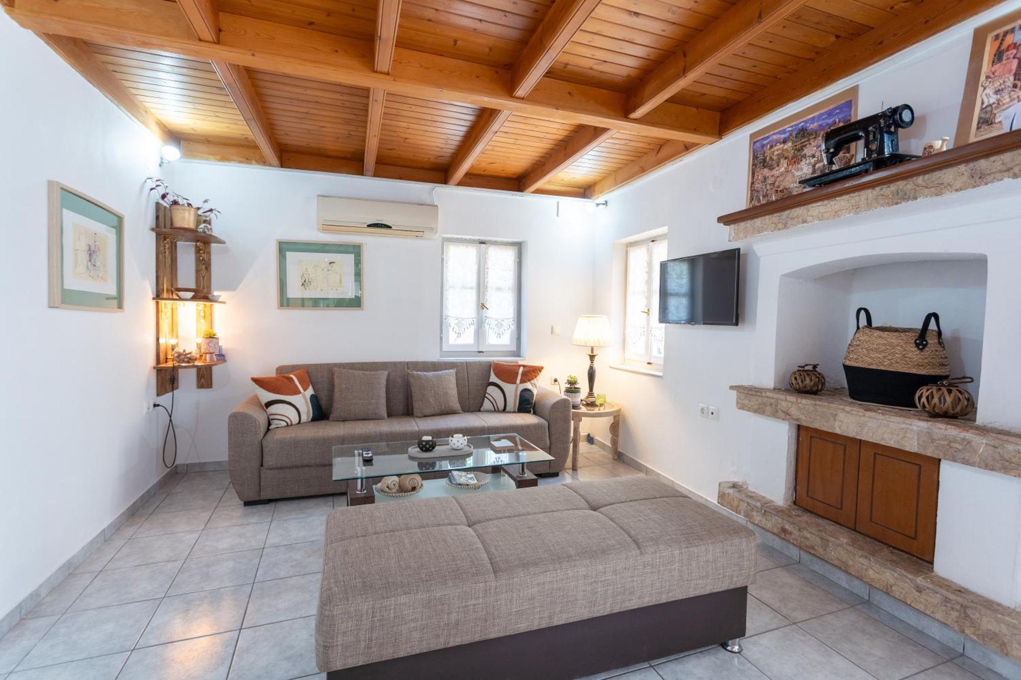 Spacious Home With Yard, Mytilene Lesvos Dış mekan fotoğraf